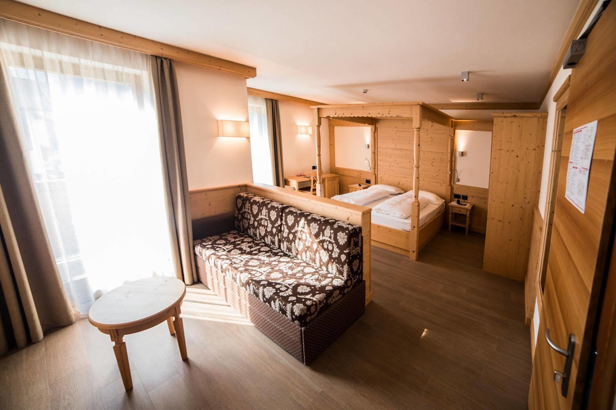 Hotel Garni Paradisi - Wellness & Spa Mezzano Eksteriør bilde