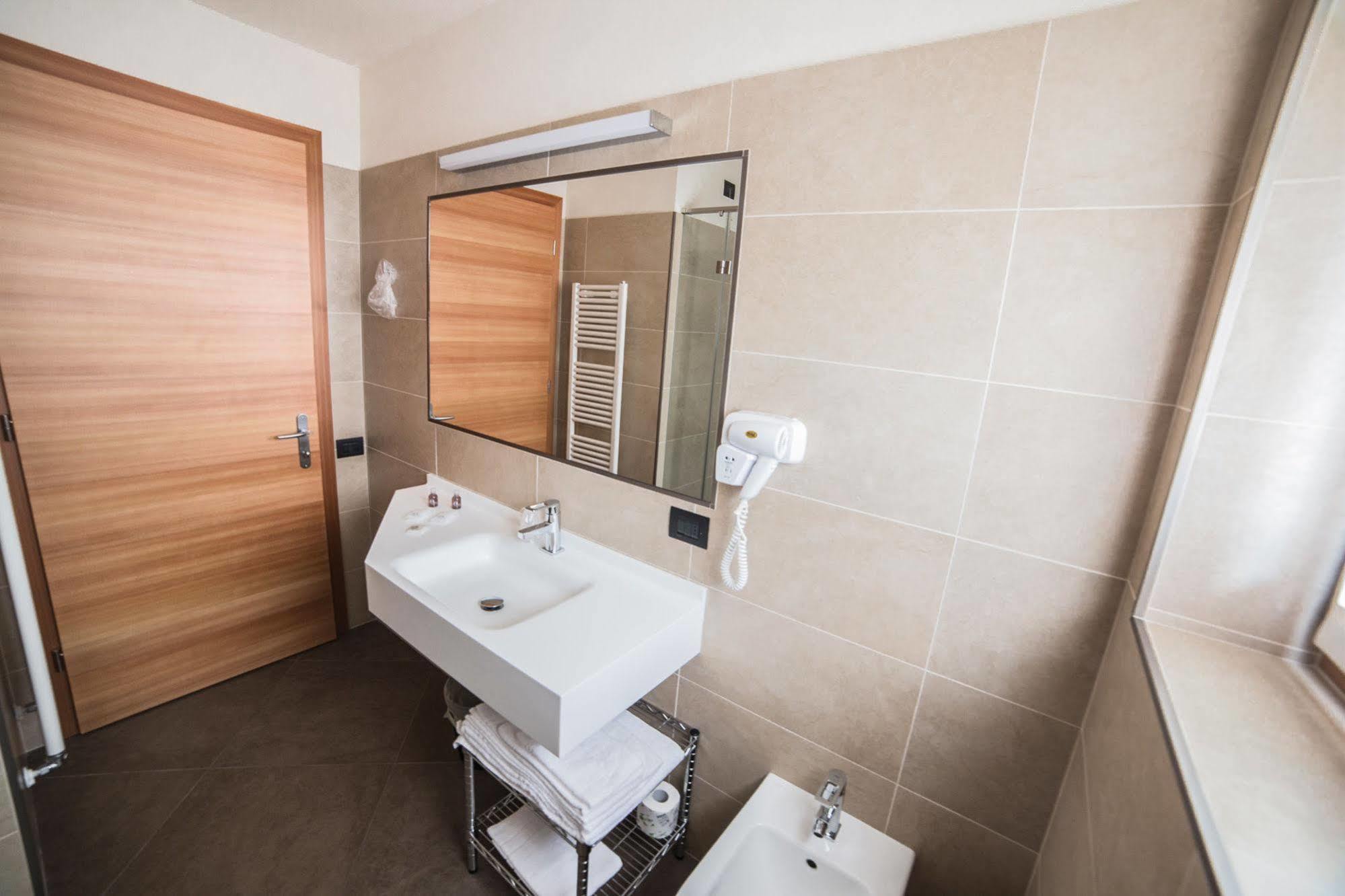 Hotel Garni Paradisi - Wellness & Spa Mezzano Eksteriør bilde