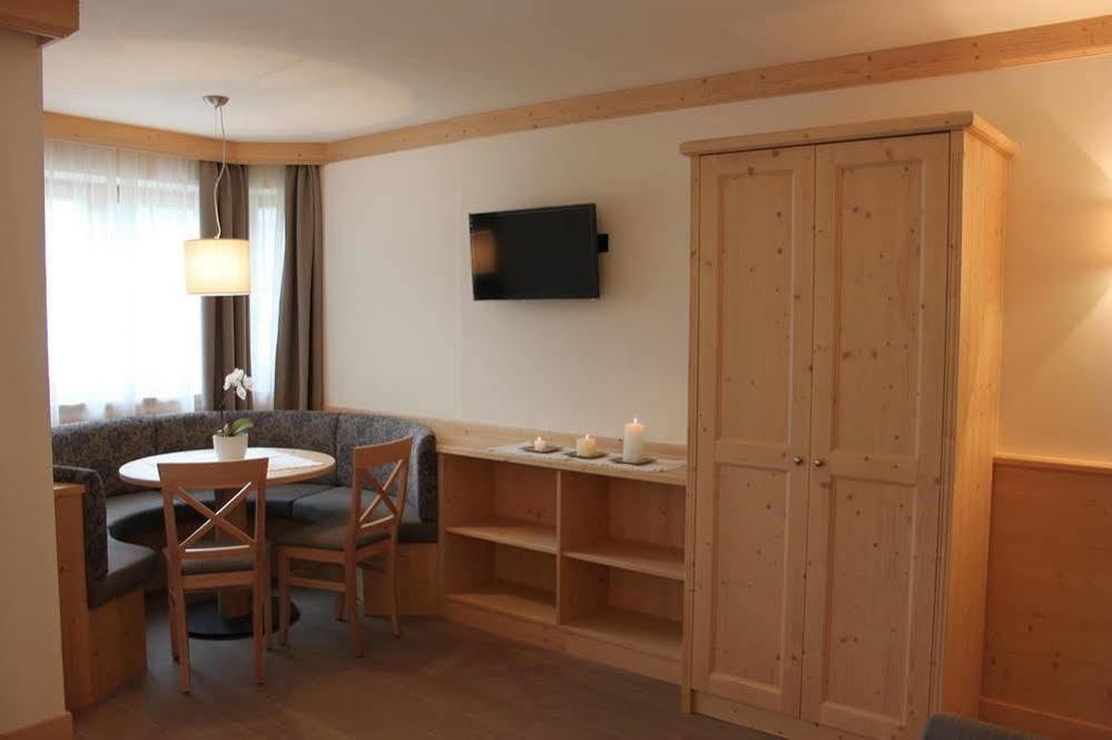 Hotel Garni Paradisi - Wellness & Spa Mezzano Eksteriør bilde